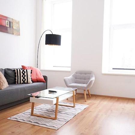 Modern Living In City Center - Fully Equipped Wenen Buitenkant foto