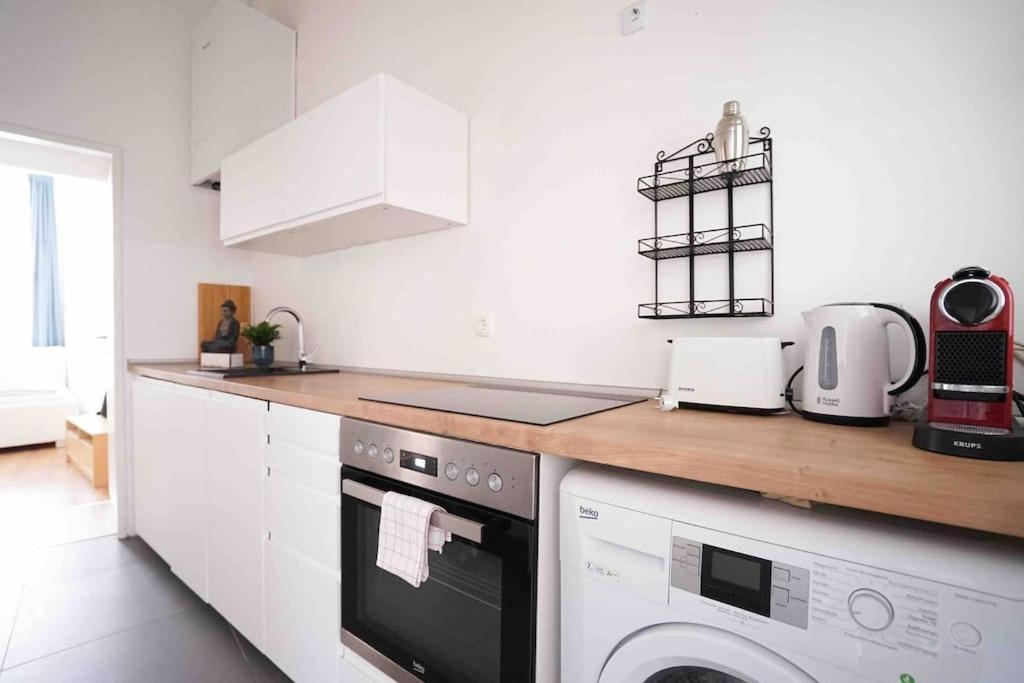 Modern Living In City Center - Fully Equipped Wenen Buitenkant foto
