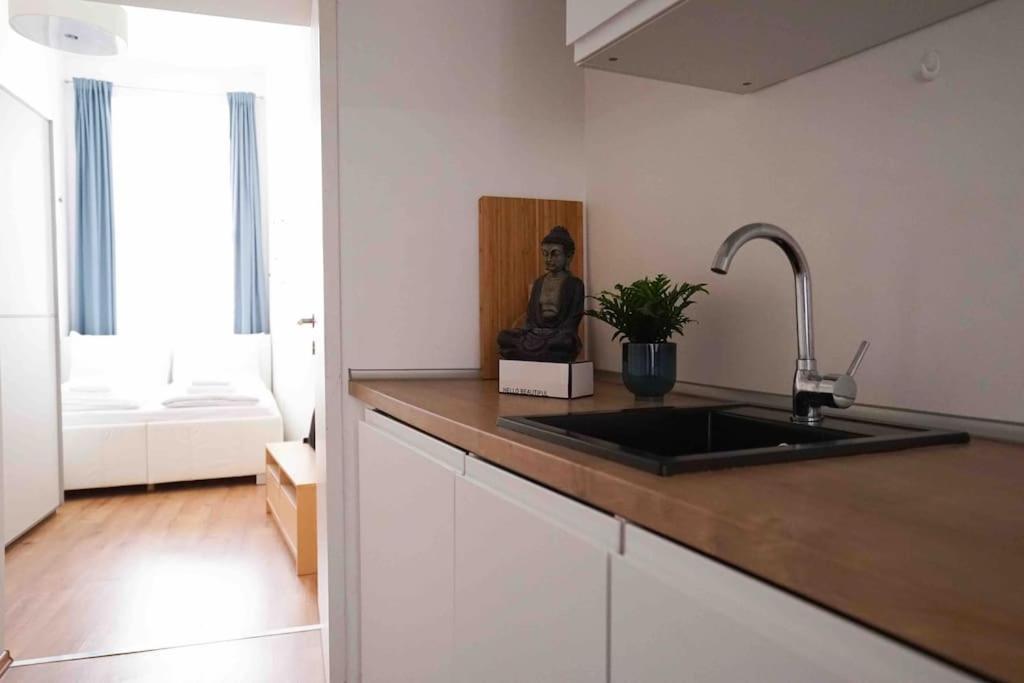 Modern Living In City Center - Fully Equipped Wenen Buitenkant foto