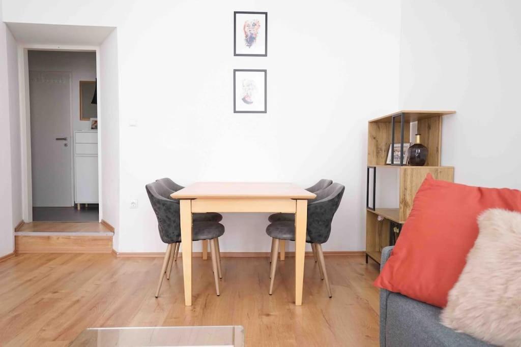 Modern Living In City Center - Fully Equipped Wenen Buitenkant foto
